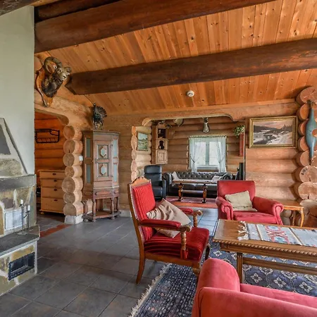 Lodge Ideal For Families 6 Bedrooms, Hot Tub And Sauna