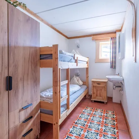 Ideal For Families 6 Bedrooms And Sauna 펜션